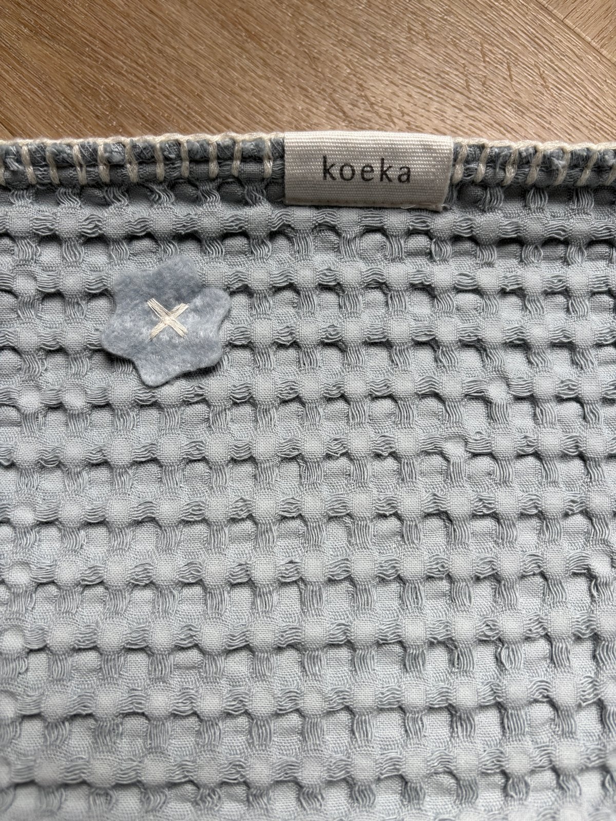 Koeka wafel deken grijs/blauw met teddy voering, Kinderen en Baby's, Koeka, Ophalen of Verzenden, Zo goed als nieuw, Gevoerd