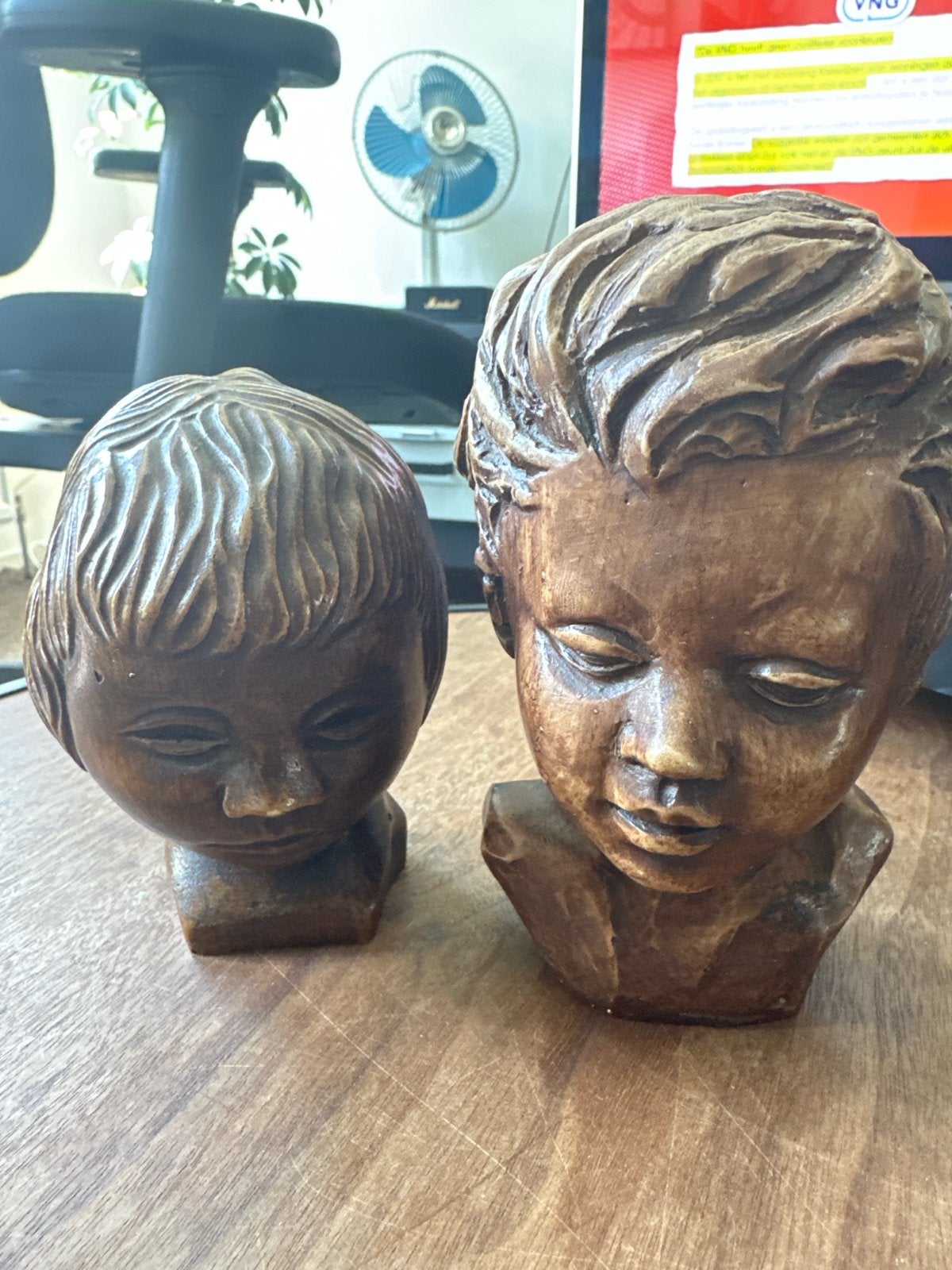 Set van 2 Vintage Houten Kinderhoofd Bustes - AP 241.M & AP, Antiek en Kunst, Overige onderwerpen, Minder dan 20 cm, Buste, Ophalen of Verzenden