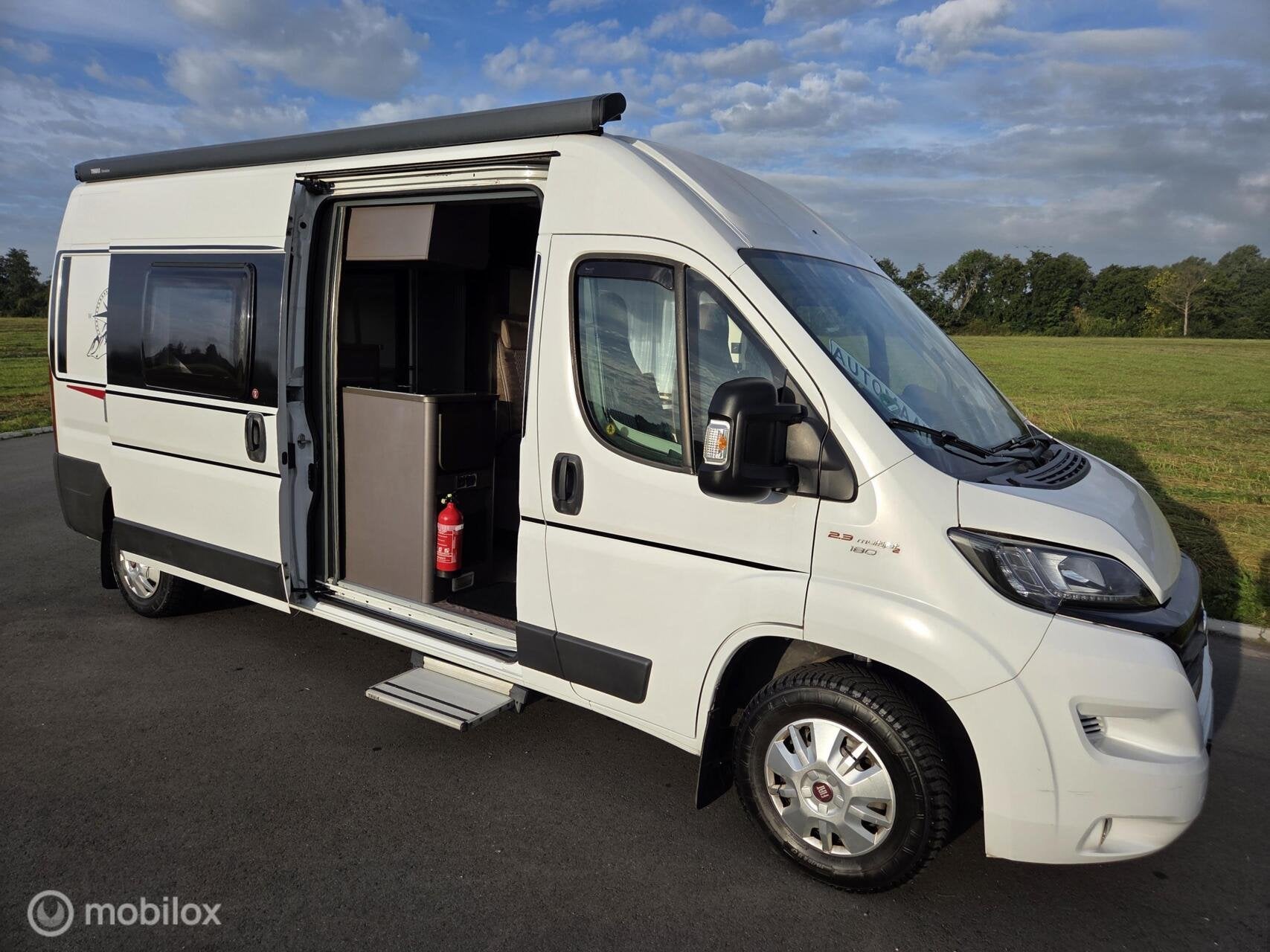 Foto 2 van Hobby Vantana K60 Fs 2017 ☆177PK Automaat Euro 6 Dakairco
