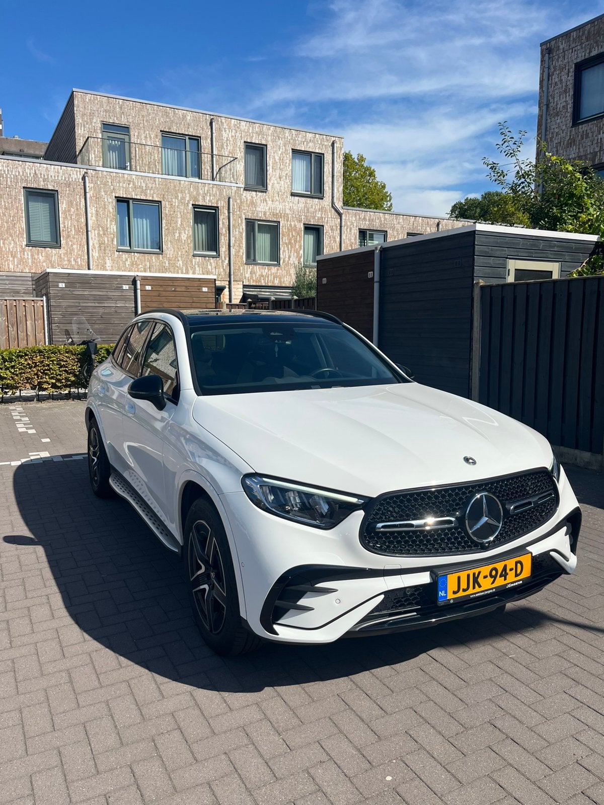 Mercedes-Benz GLC 400e AMG 381pk 4MATIC garantie tot 10-2027, Automaat, 4 cilinders, Leder en Stof, Wit