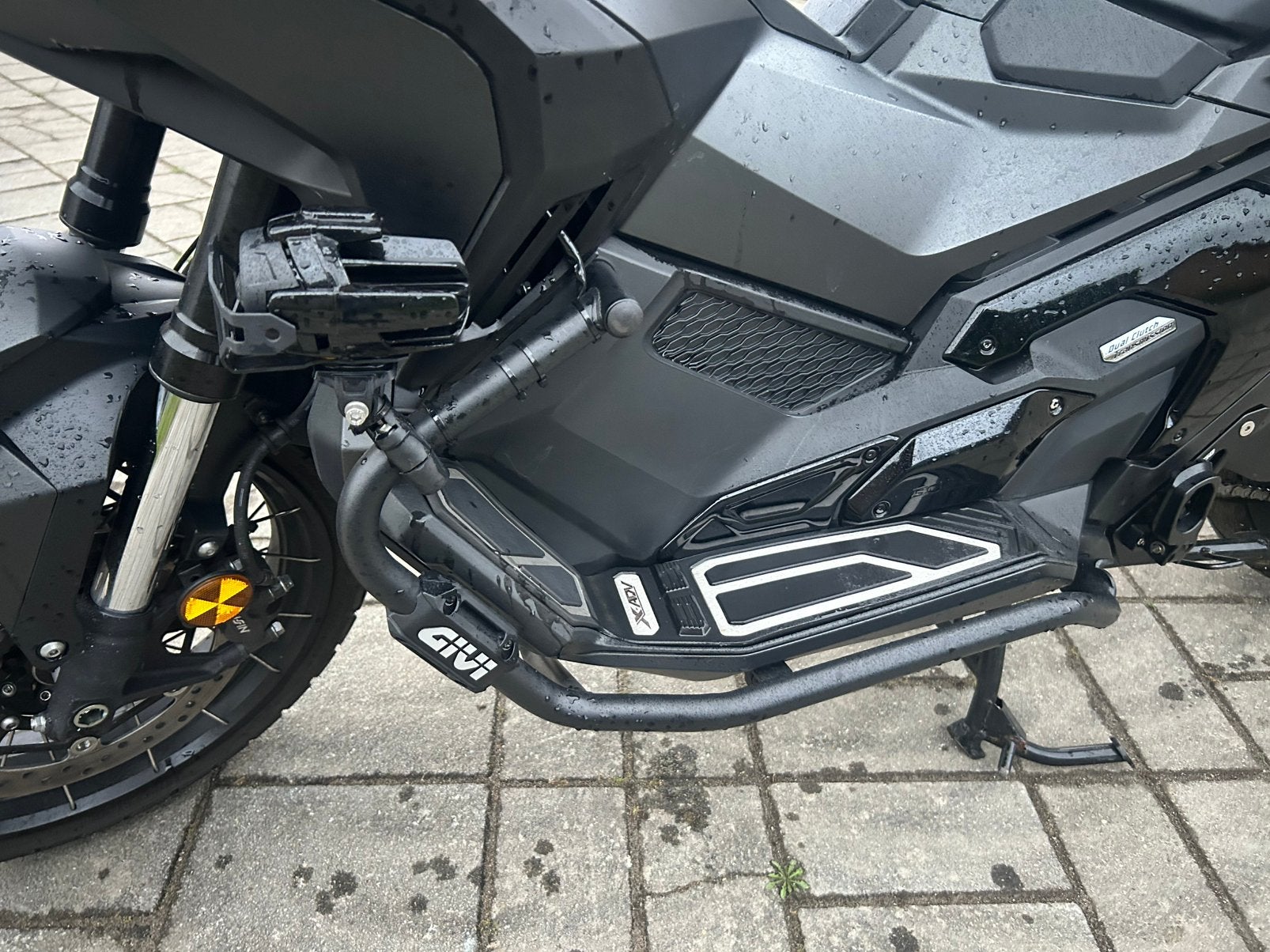 Honda X-ADV 2023 Black on Black Akrapoviç full option 3200km, Motoren, Motoren | Honda, 750 cc, Gebruikt, Overig, Automaat