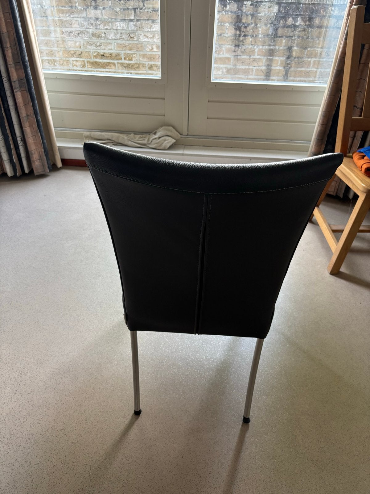 4 leren stoelen met RVS frame, Gebruikt, Leer, Ophalen of Verzenden, Vier