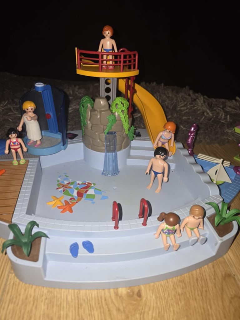 Playmobil zwembad met leuke accessoires, Ophalen, Gebruikt