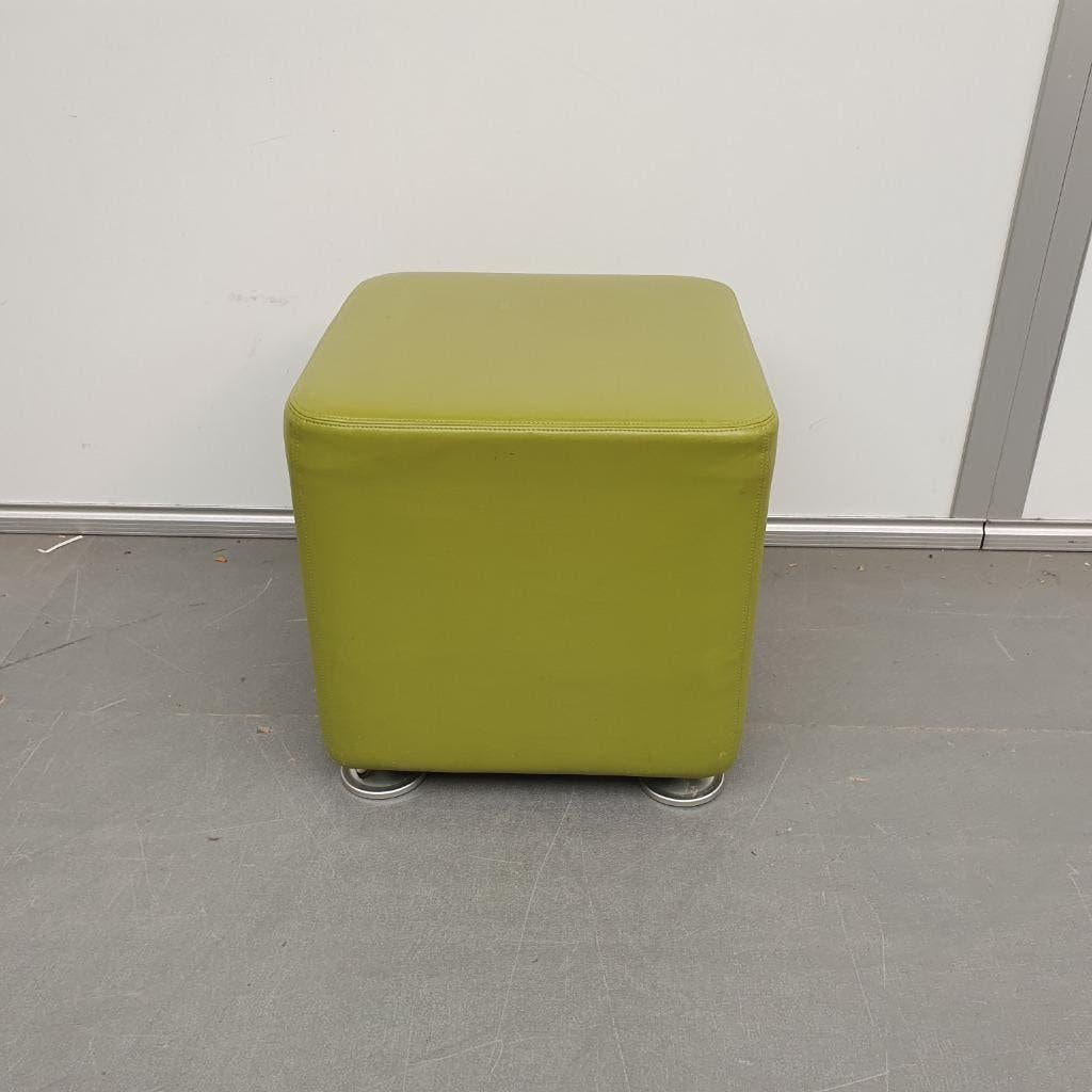 Steelcase Sarrebourg pouf - groene skai, Huis en Inrichting, Banken | Voetenbanken en Poefen, Ophalen, Gebruikt, 125 cm of meer