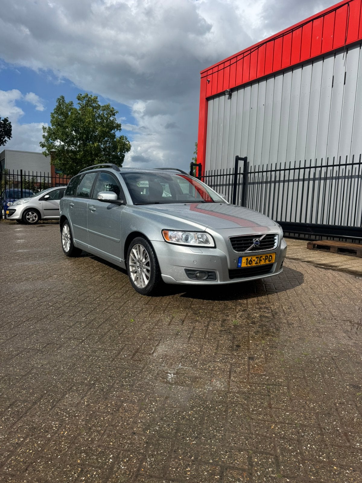 Volvo V50 2.5 T5 Geartronic 2008 Grijs, Auto's, Zwart, 700 kg, 2521 cc, Particulier