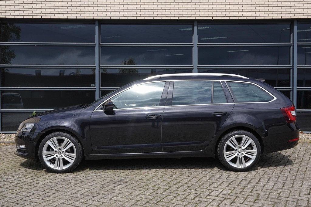 Skoda Octavia Combi 1.0 TSI 116PK Style Business Trekhaak|Xe, Auto's, Skoda, Stof, Gebruikt, 116 pk, Zwart