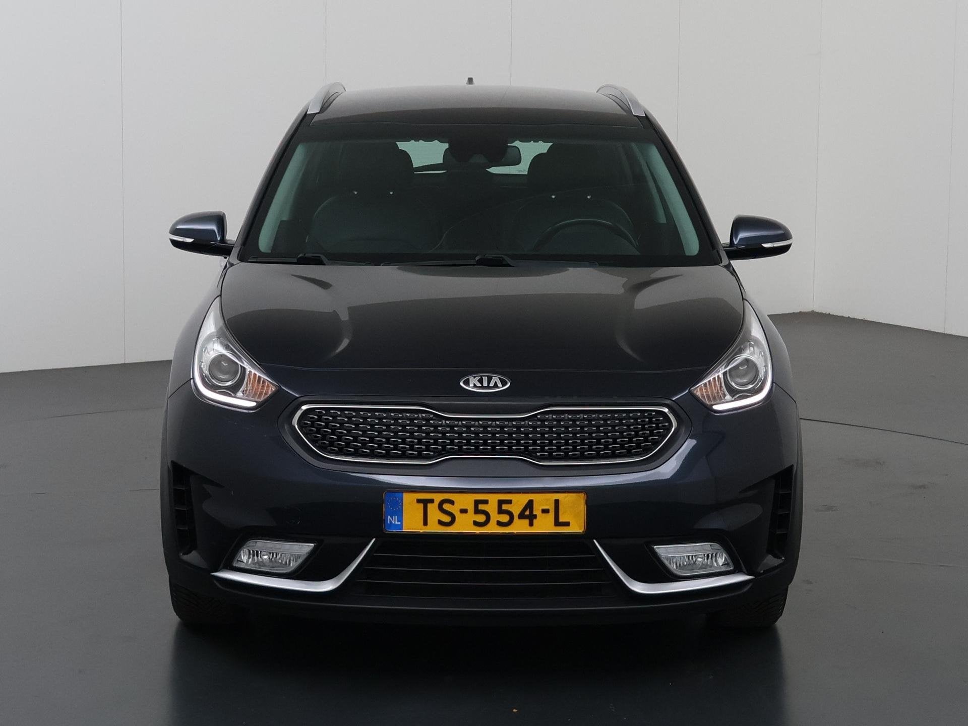 Foto 3 van Kia Niro 1.6 GDi Hybrid DynamicLine | Trekhaak | Navigatiesy