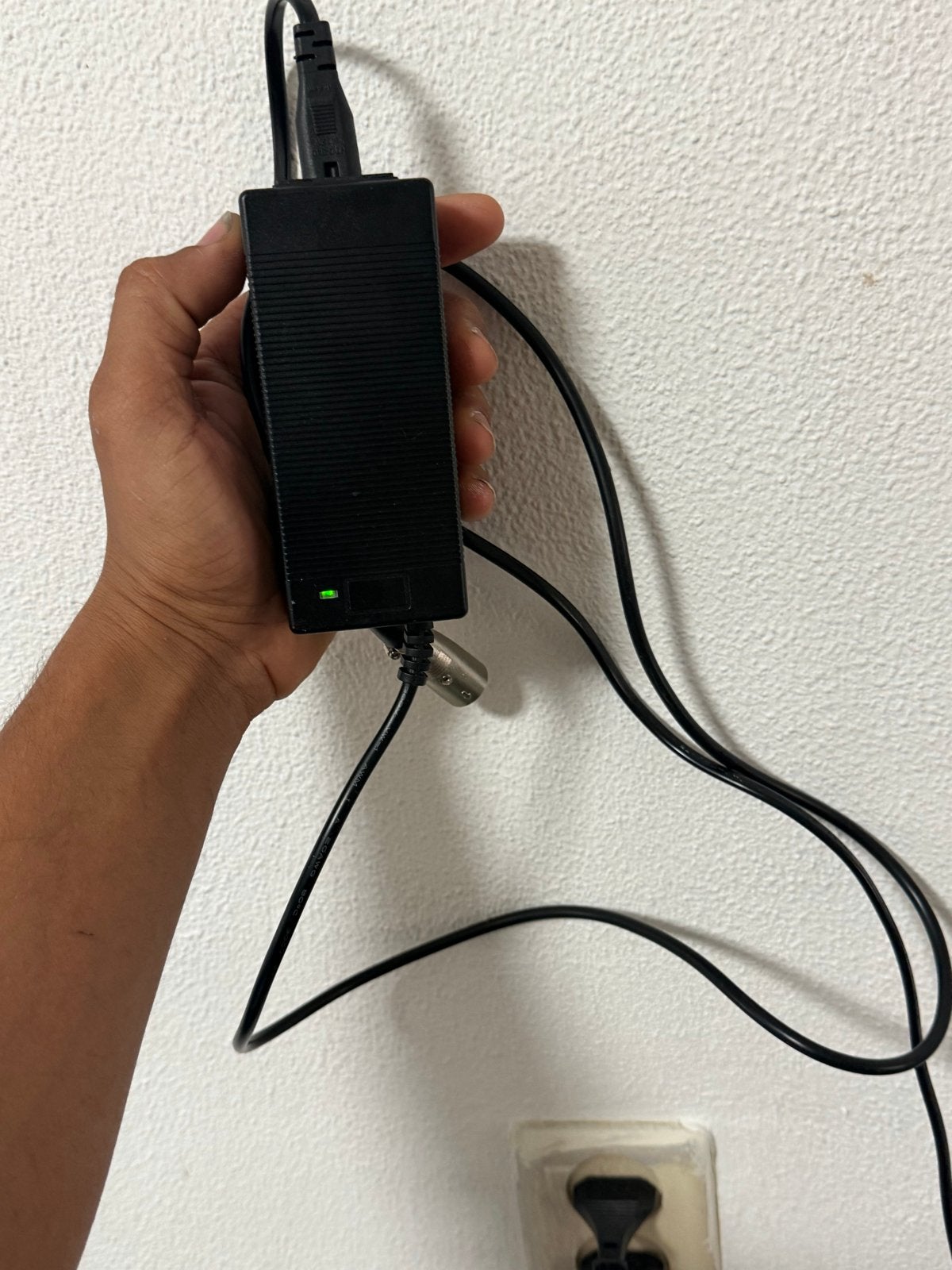 Tangspower Li-ion Oplader 29.4V 2A (3-pins XLR) - Gebruikt, Gebruikt