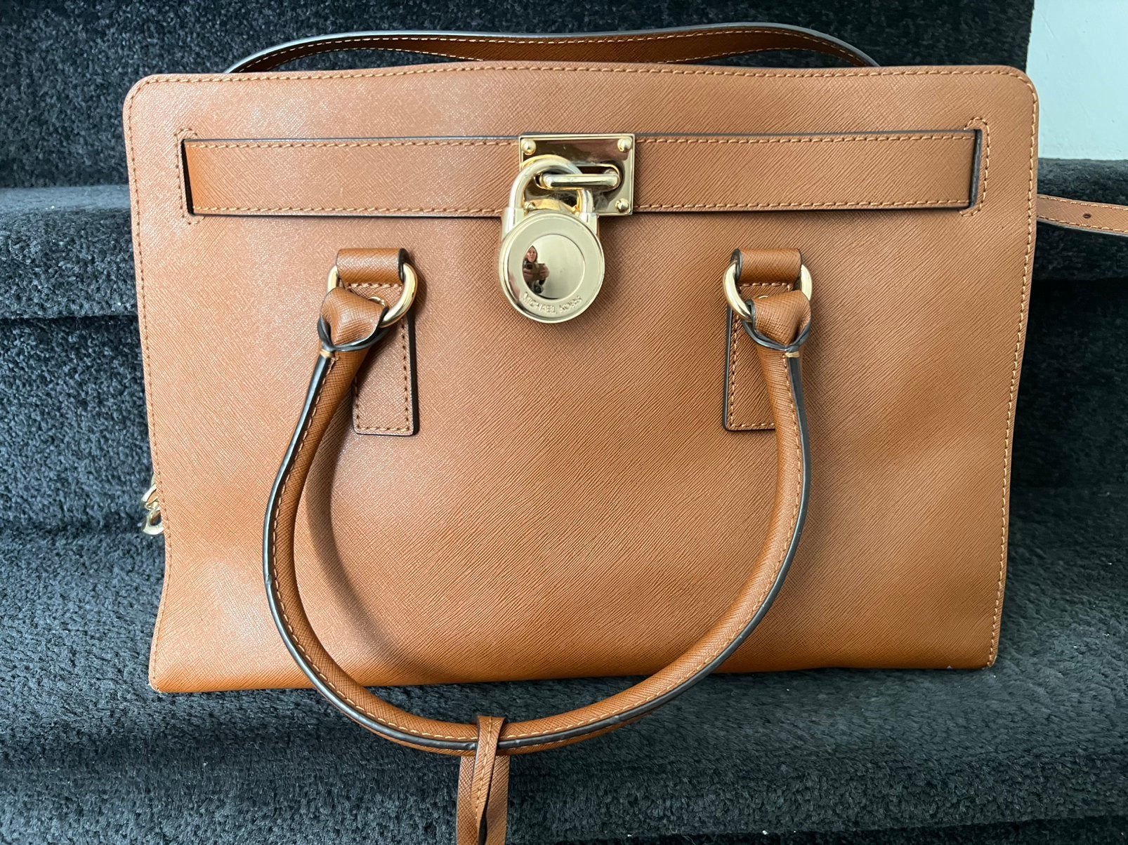 Michael Kors tas Saffiano leer 36cm br als nieuw, Ophalen of Verzenden, Zo goed als nieuw, Bruin, Handtas