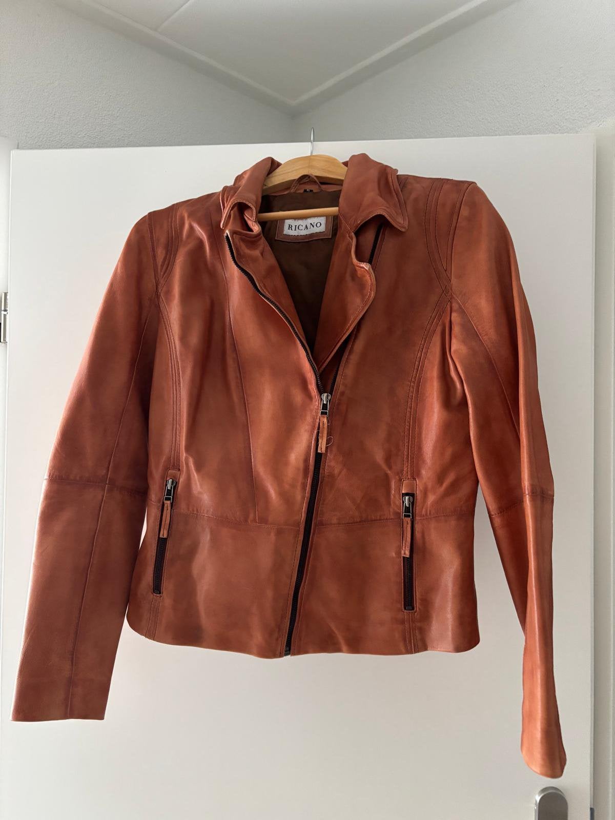 Leren jas, Kleding | Dames, Jasjes, Kostuums en Pakken, Maat 38/40 (M), Bruin, Ophalen of Verzenden, Zo goed als nieuw