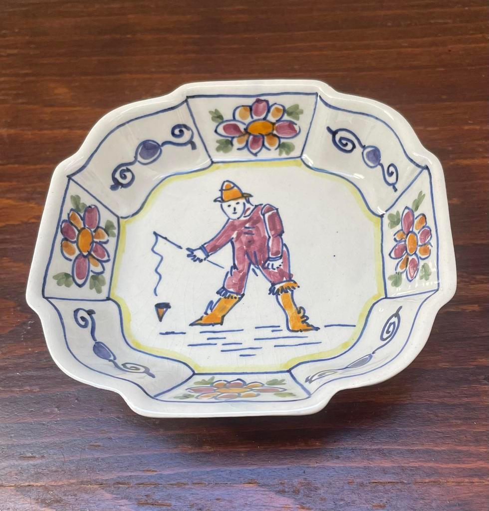 Tichelaar Makkum wandbordje/schaaltje mannetje met tol, Ophalen
