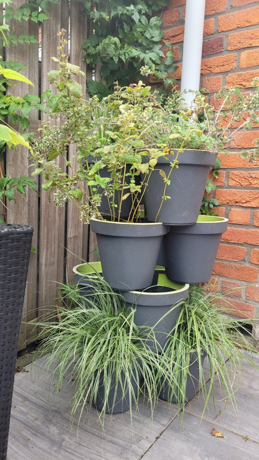 Leuke grijs/groene stapel plantenbak, Tuin en Terras, Ophalen, Rond, Kunststof, Minder dan 30 cm