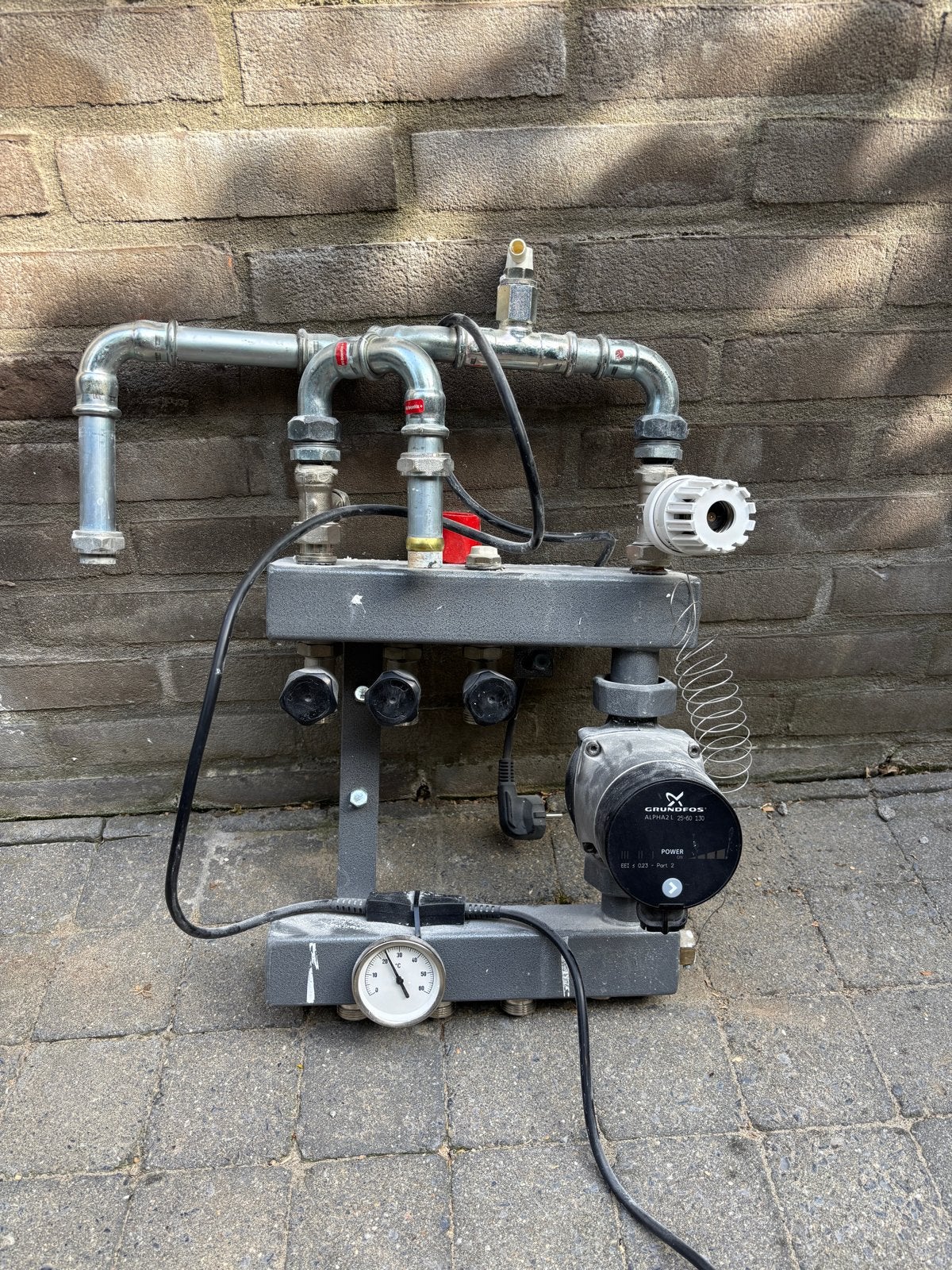 Grundfos verdeler voor vloerverwarming (3 groepen), Ophalen, 30 tot 80 cm, Gebruikt, Overige typen