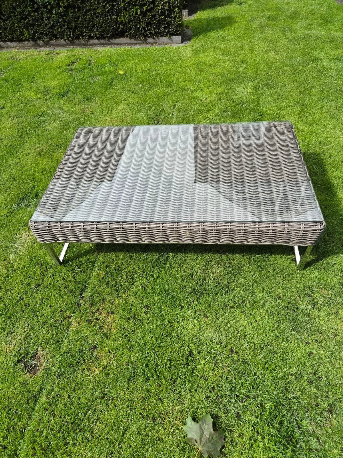 Wicker tuintafel met glazen blad, Tuin en Terras, Ophalen, Gebruikt, Rechthoekig, Wicker