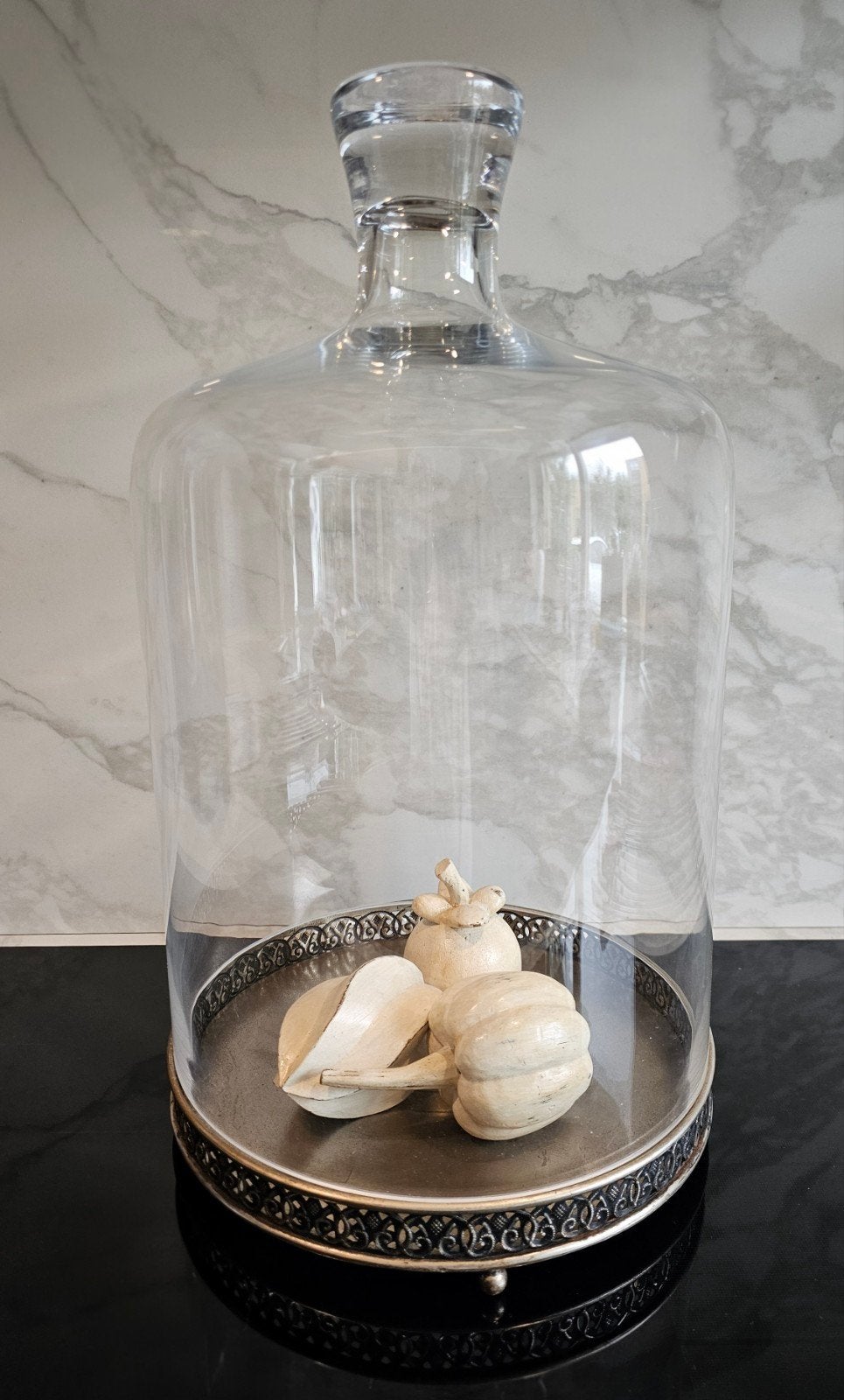 Grote glazen stolp van 50cm hoog met houten plateau, Ophalen, Zo goed als nieuw, Grijs, Glas