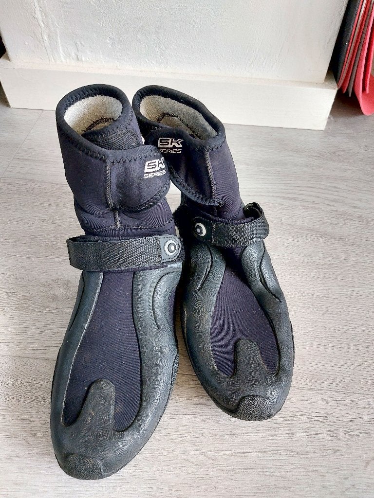 surf / zeil schoenen Neil Pryde SK serie maat 40/41, Watersport en Boten, Gebruikt, NeilPryde, Zeil- of Surfschoenen, Ophalen of Verzenden
