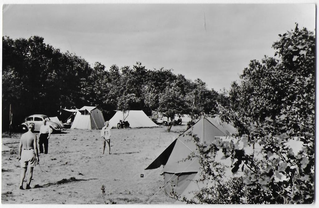 Castricum Camping- Oude gelopen ansichtkaart B3539, Ophalen of Verzenden, 1960 tot 1980, Gelopen