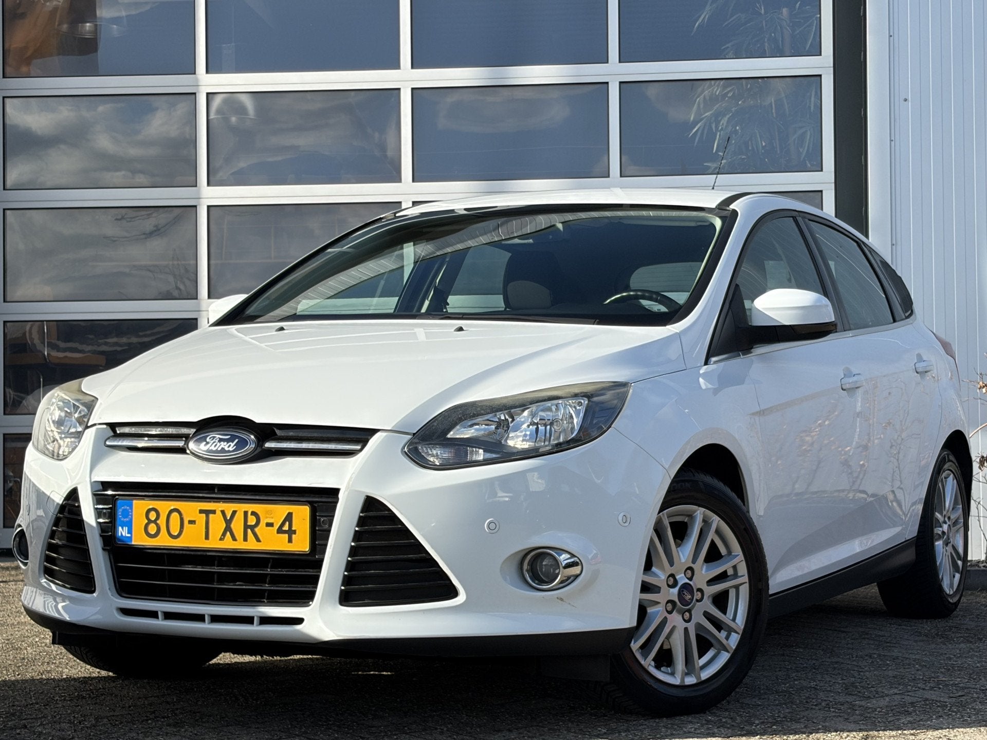 Ford Focus 1.0 EcoBoost Lease Titanium 100pk | Nieuwe apk! |, Auto's, Ford, Euro 5, Gebruikt, Zwart, 635 kg