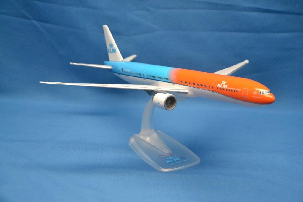 B 777-300ER KLM Oranje Pride (nieuw), Overige merken, 1:144 tot 1:200, ., Nieuw