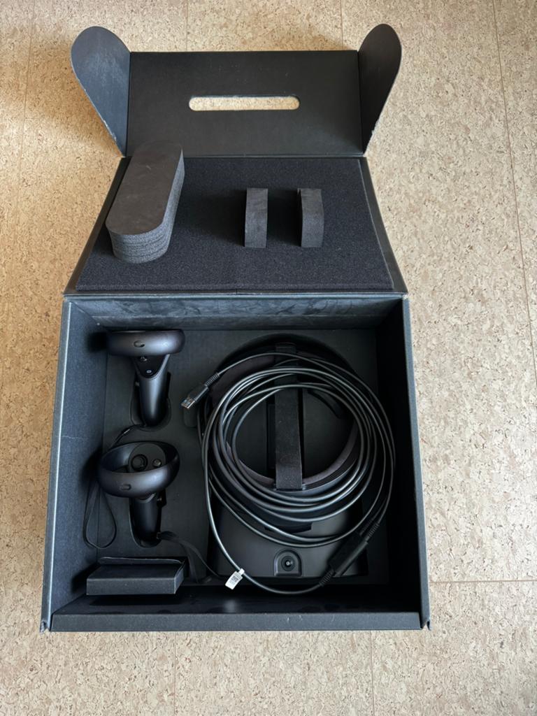 Oculus Rift S VR Headset – Inclusief controllers, Ophalen of Verzenden, Zo goed als nieuw, VR-bril, Pc
