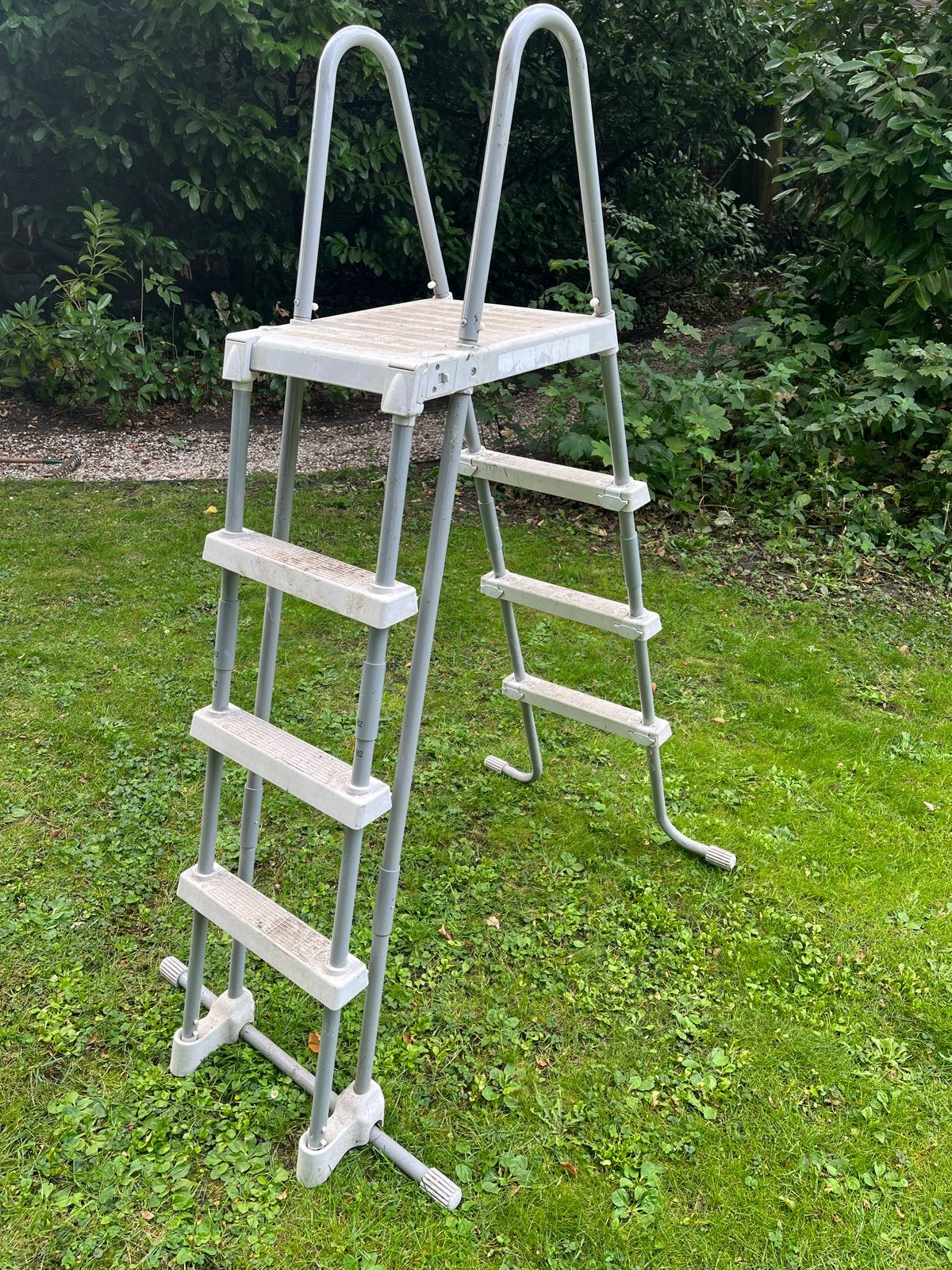 INTEX Zwembadtrap - Gebruikt maar functioneel, Tuin en Terras, Ophalen, Gebruikt, Ladder