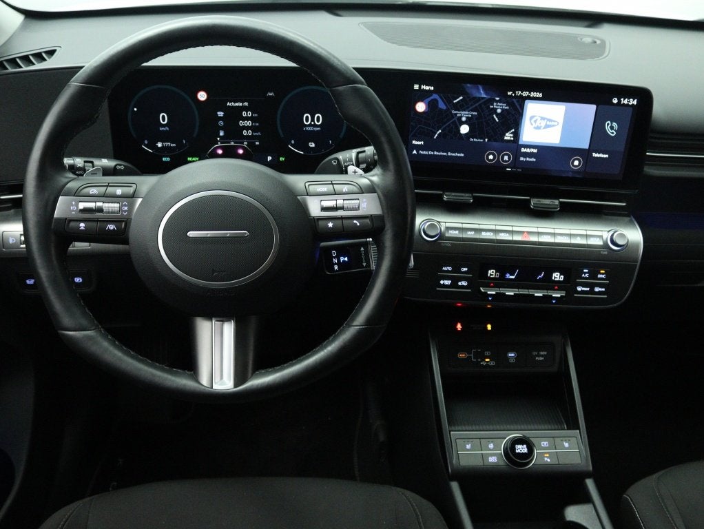 Hyundai KONA 1.6 GDI HEV Comfort Smart | Trekhaak | All seas, Auto's, 12 maanden, Stof, Gebruikt, Wit