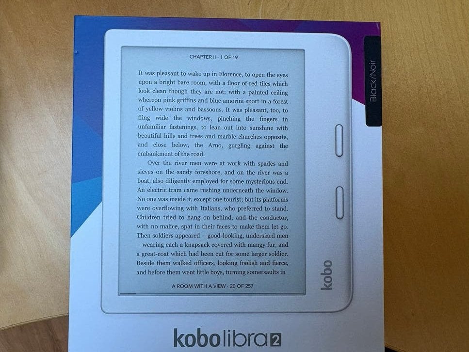 Kobo Libra 2 e-reader met hoesje -Nieuw in doos, Bluetooth, Nieuw, Ophalen of Verzenden, 7 inch