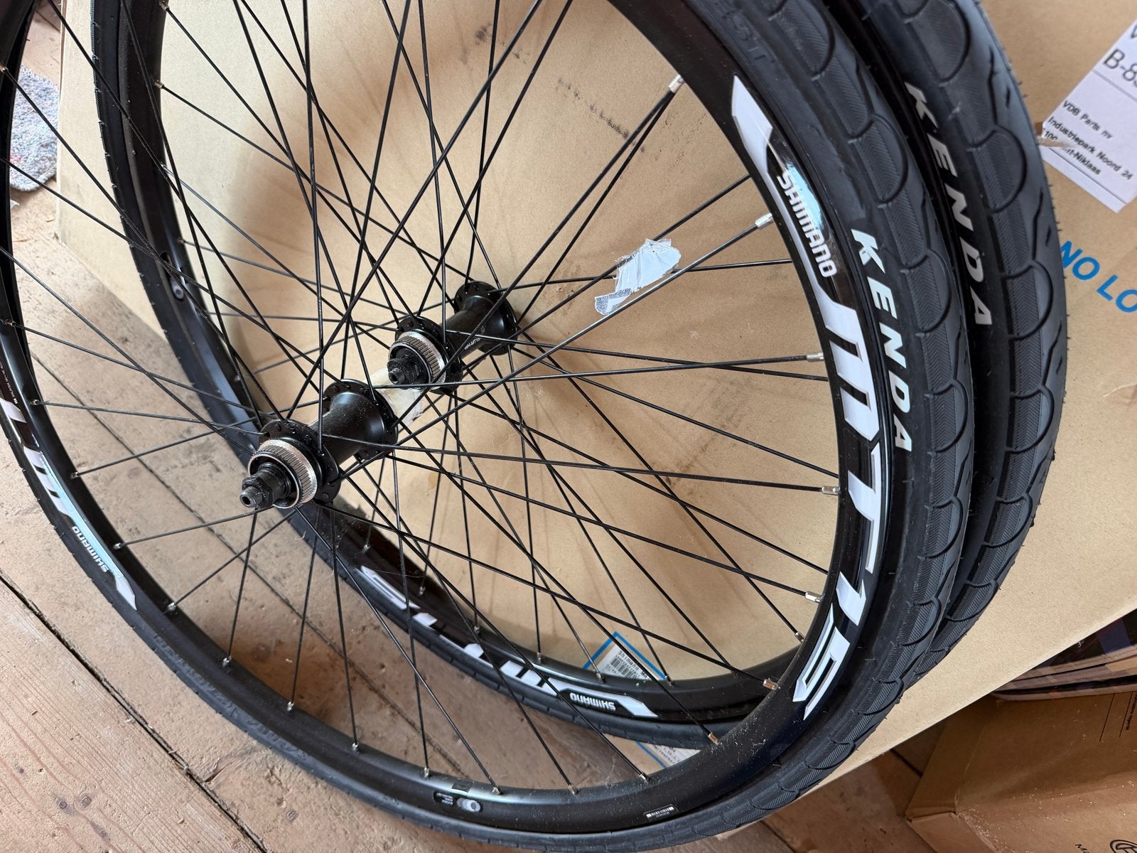 Shimano WH-MT15-A 27.5 inch wielen met Kenda banden, Wiel, Nieuw, Ophalen of Verzenden, Aluminium