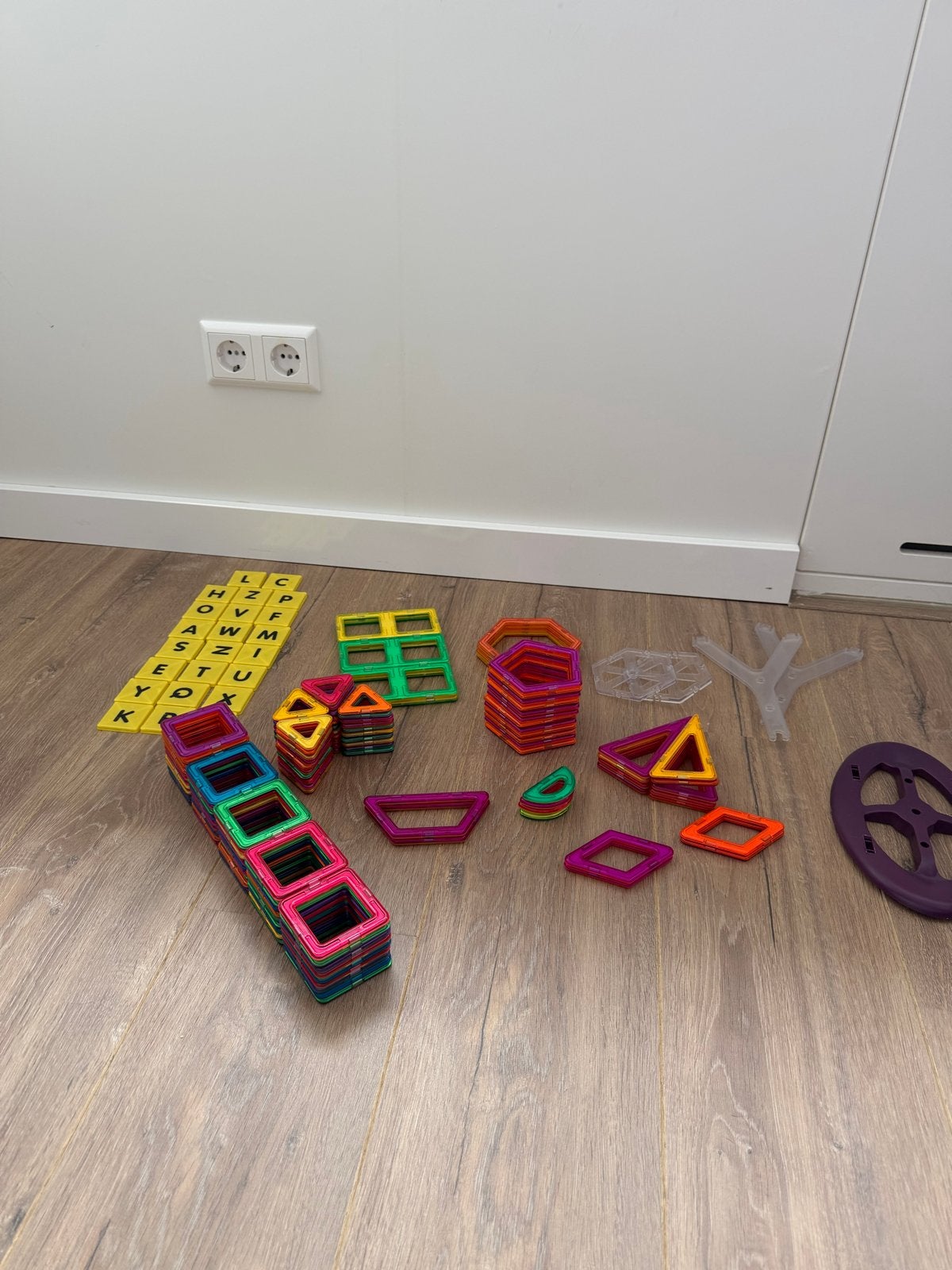 Magnetisch speelgoed - Diverse vormen en kleuren, Ophalen, Gebruikt, Overige merken