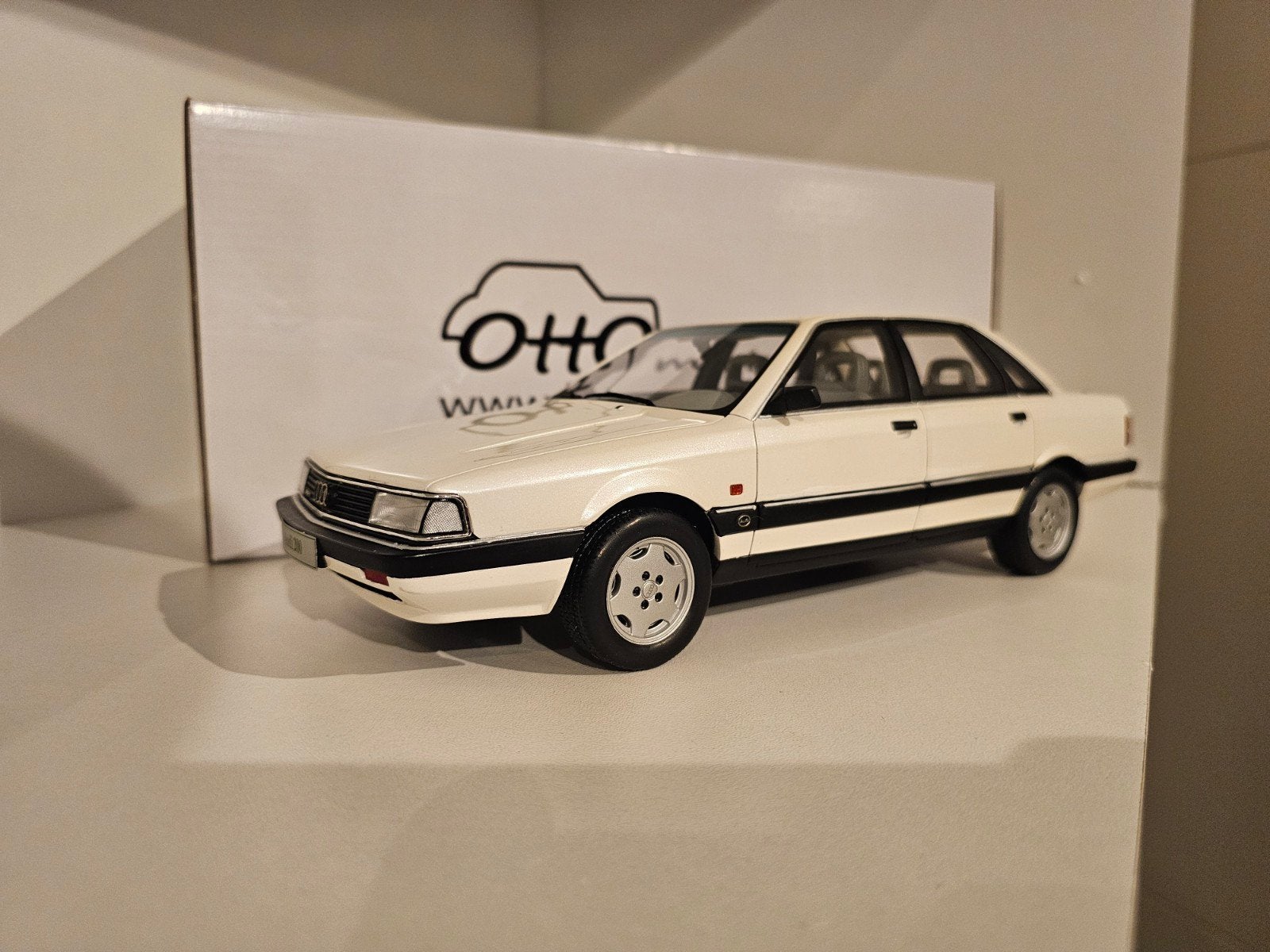OTTOMOBILE OT408 AUDI 200 WIT 1:18, Ophalen of Verzenden, Zo goed als nieuw, Auto, OttOMobile