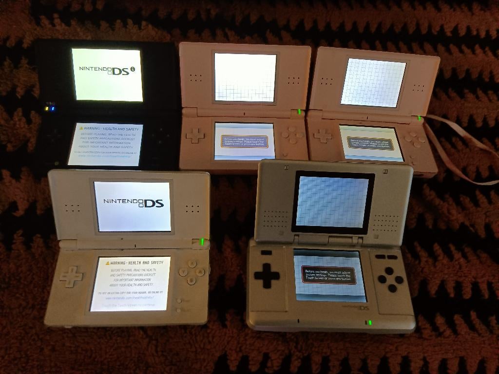 4x DS,  1x DSi, Spelcomputers en Games, Spelcomputers | Nintendo DS, Ophalen, Gebruikt, Dsi