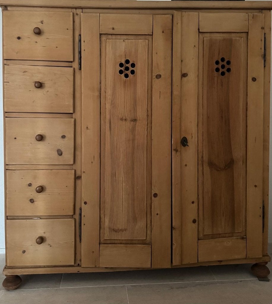 Massief grenen kast met 2 deuren 5 laden – landelijk/vintage