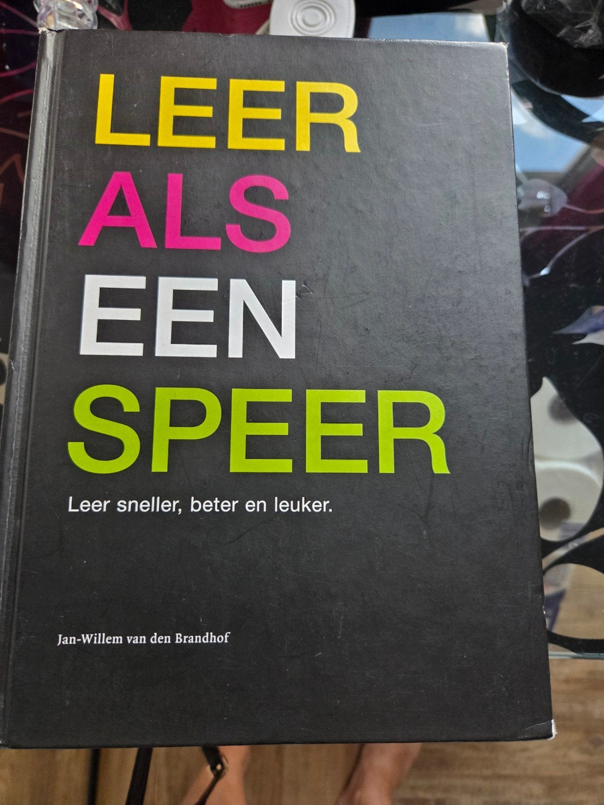 J.W. van den Brandhof - Leer als een speer, Boeken, Ophalen of Verzenden, Zo goed als nieuw, J.W. van den Brandhof