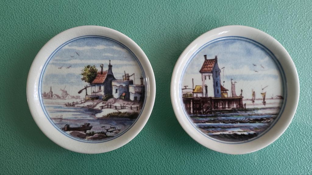 Set van 2 Delfts Polychroom onderzetters, Antiek en Kunst, Ophalen of Verzenden