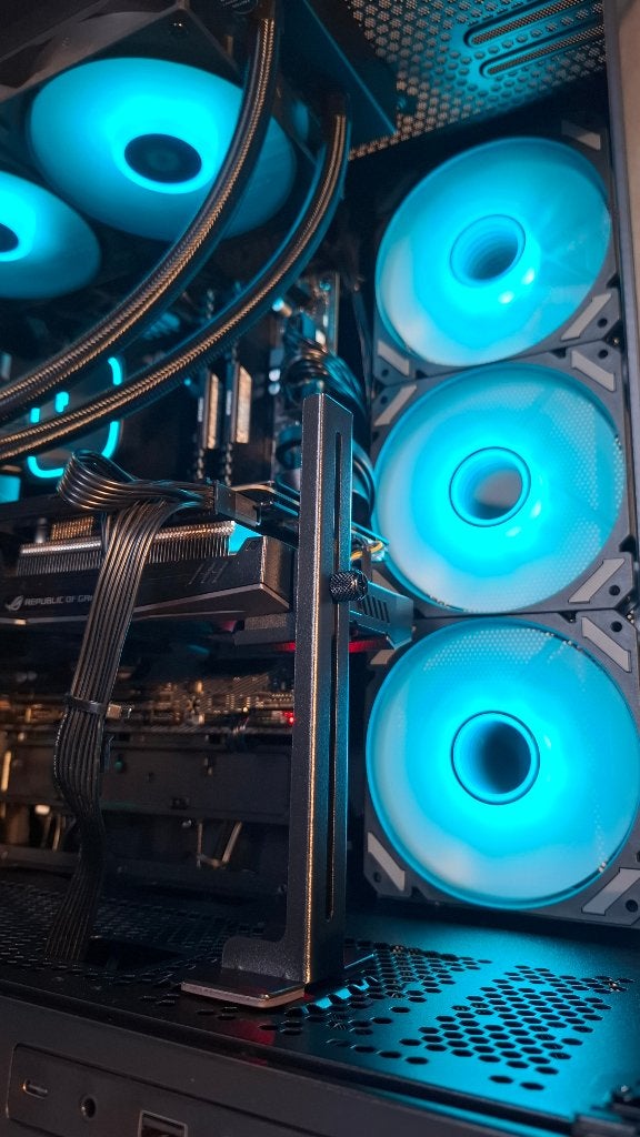 Krachtige Watergekoelde Game Pc met i7 en RTX, Ophalen, 256 GB, Zo goed als nieuw, Gaming