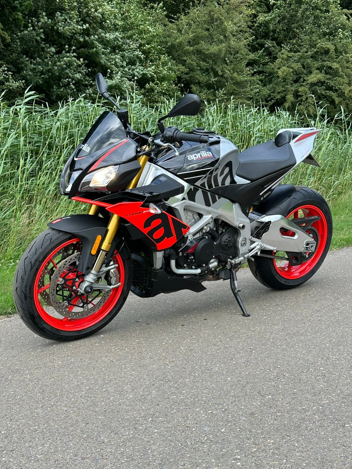 Aprilia tuono v4 1100 factory, Occasion, 4 cilinders, Traction Control, Particulier