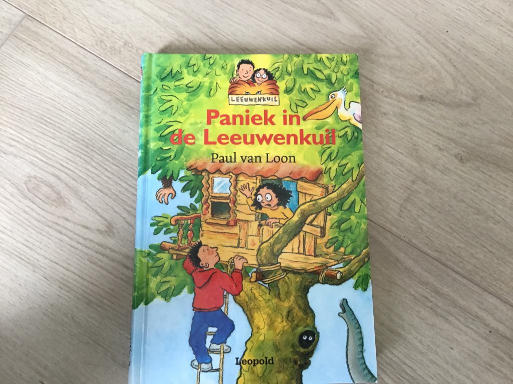 Paniek in de leeuwenkuil, Paul van Loon, Fictie algemeen, Paul van Loon, Ophalen of Verzenden, Zo goed als nieuw