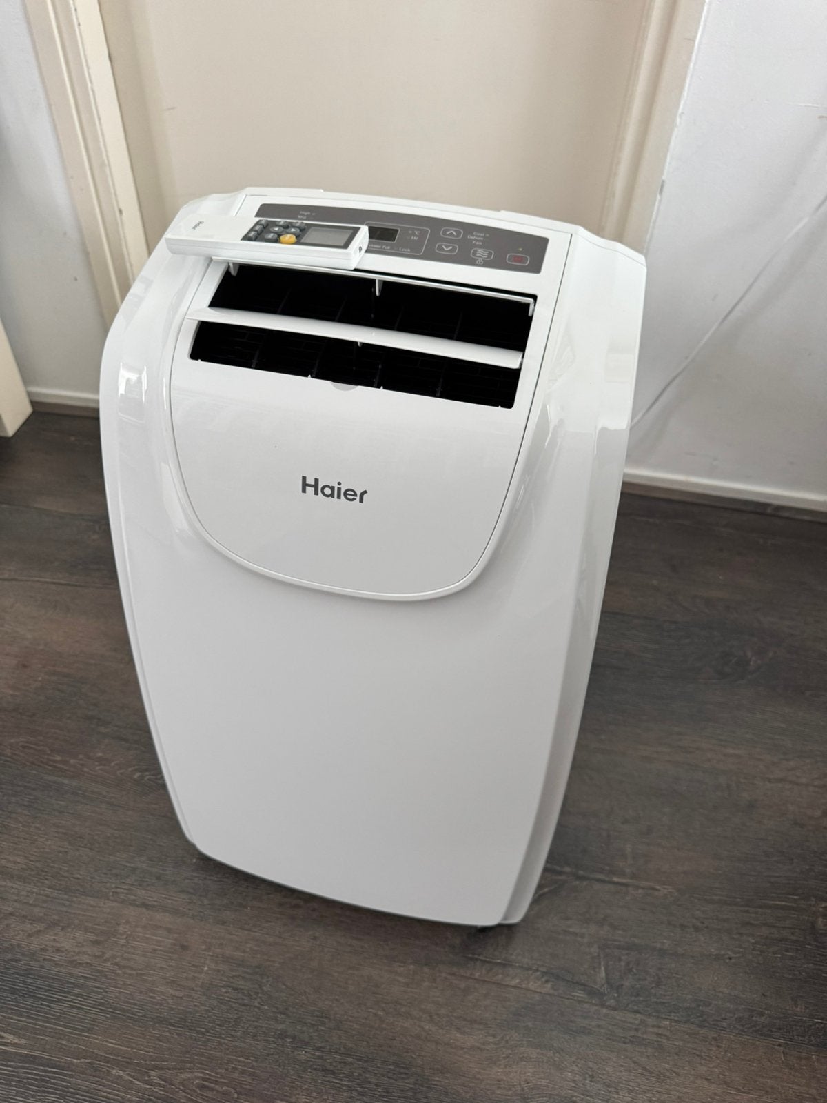 Nieuw!  Haier mobiele airco met afstandsbediening, Ophalen, Nieuw, 3 snelheden of meer, Koelen en Ontvochtigen