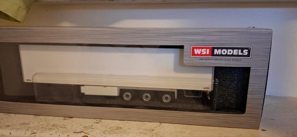 Mooie koeltrailer van Whiteline van Wsi, Hobby en Vrije tijd, Ophalen of Verzenden, Nieuw, Bus of Vrachtwagen, Wsi