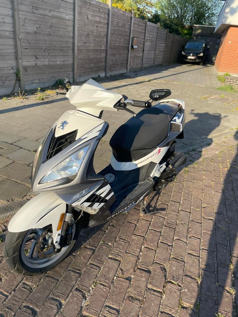Speedfight 3 A klasse, Fietsen en Brommers, Scooters | Peugeot, Ophalen, Zo goed als nieuw, Speedfight, Benzine