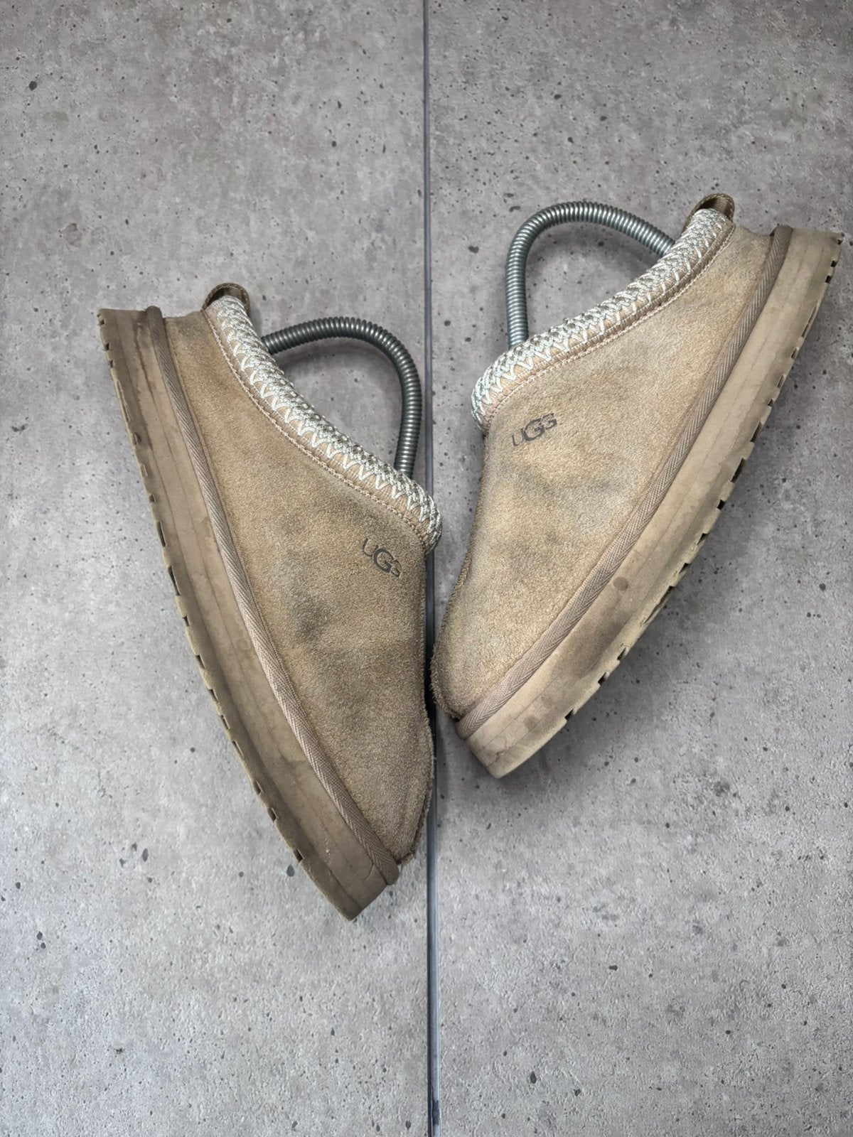 UGG Tazz Pantoffel Sand 37, Kleding | Dames, Schoenen, Beige, Ophalen of Verzenden, Sneakers of Gympen, Zo goed als nieuw