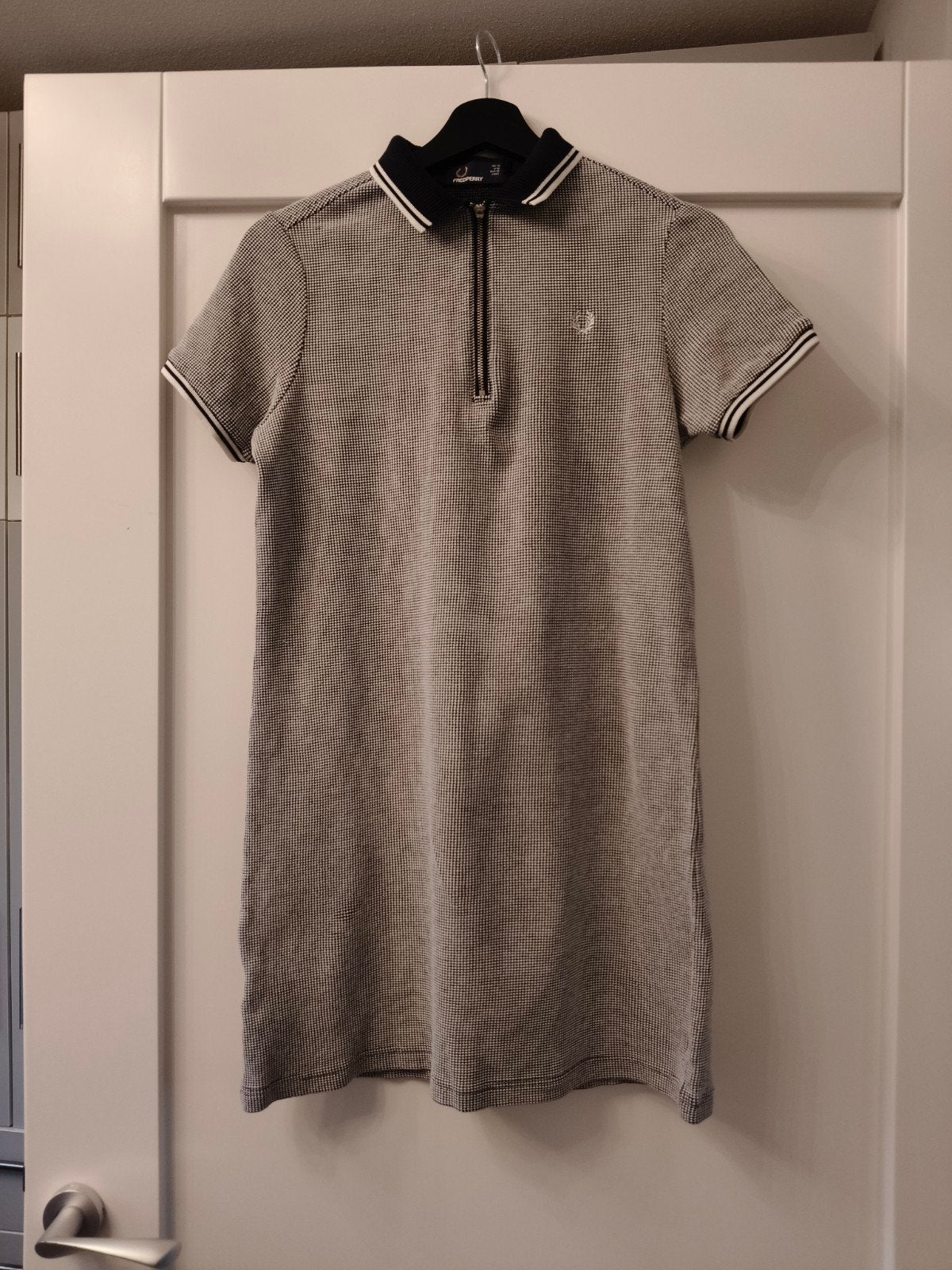Fred Perry polojurk met rits - Maat 36 (S), Zwart, Ophalen of Verzenden, Maat 36 (S), Fred Perry