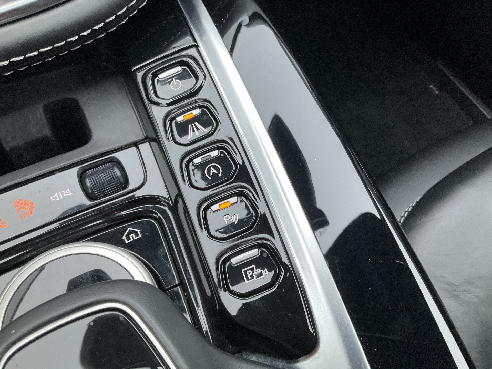 Foto 51 van Aston Martin Dbx 4.0 V8 360 Memory Stoelverw/koeling Sfeer