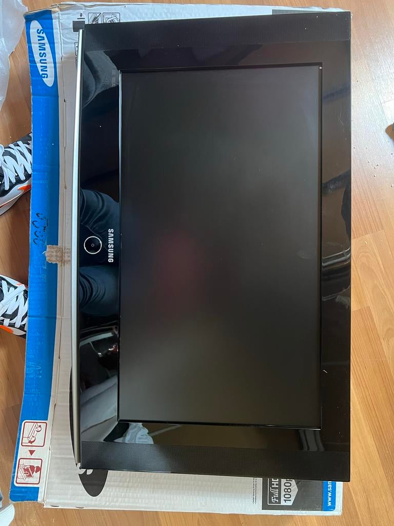 Samsung LCD TV met afstandsbediening en stroomkabel, Gebruikt, 50 Hz, Ophalen of Verzenden, Samsung