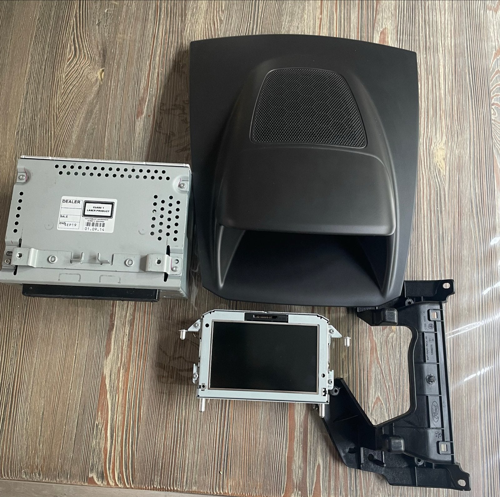 Ford Fiesta Radio AHU met display en frame, Auto diversen, Ophalen, Gebruikt