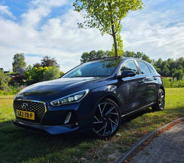Hyundai i30 1.4 T-GDI Automaat | Pano | Leder | N-Line 18”, Lichtsensor, 1353 cc, 4 cilinders, Blauw