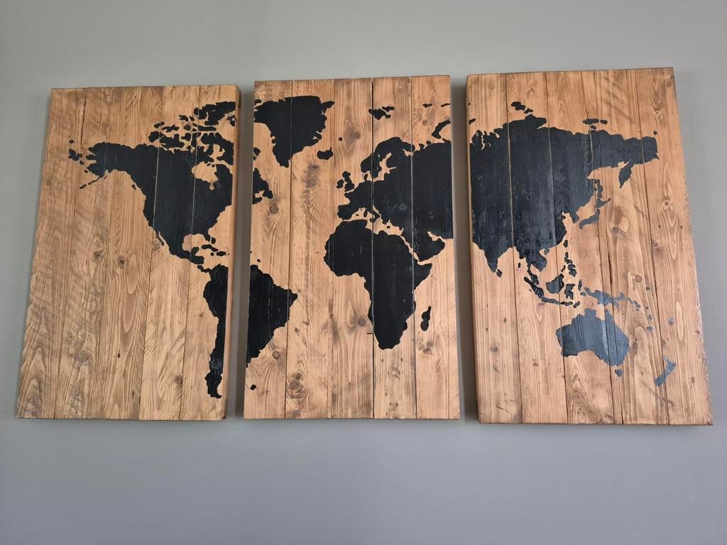 Houten drieluik wereldkaart, Ophalen