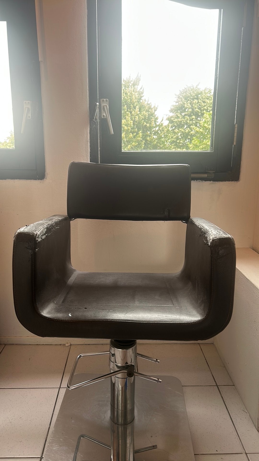 Kappersstoel, Huis en Inrichting, Stoelen, Ophalen, Gebruikt, Bruin, Kappers stoel