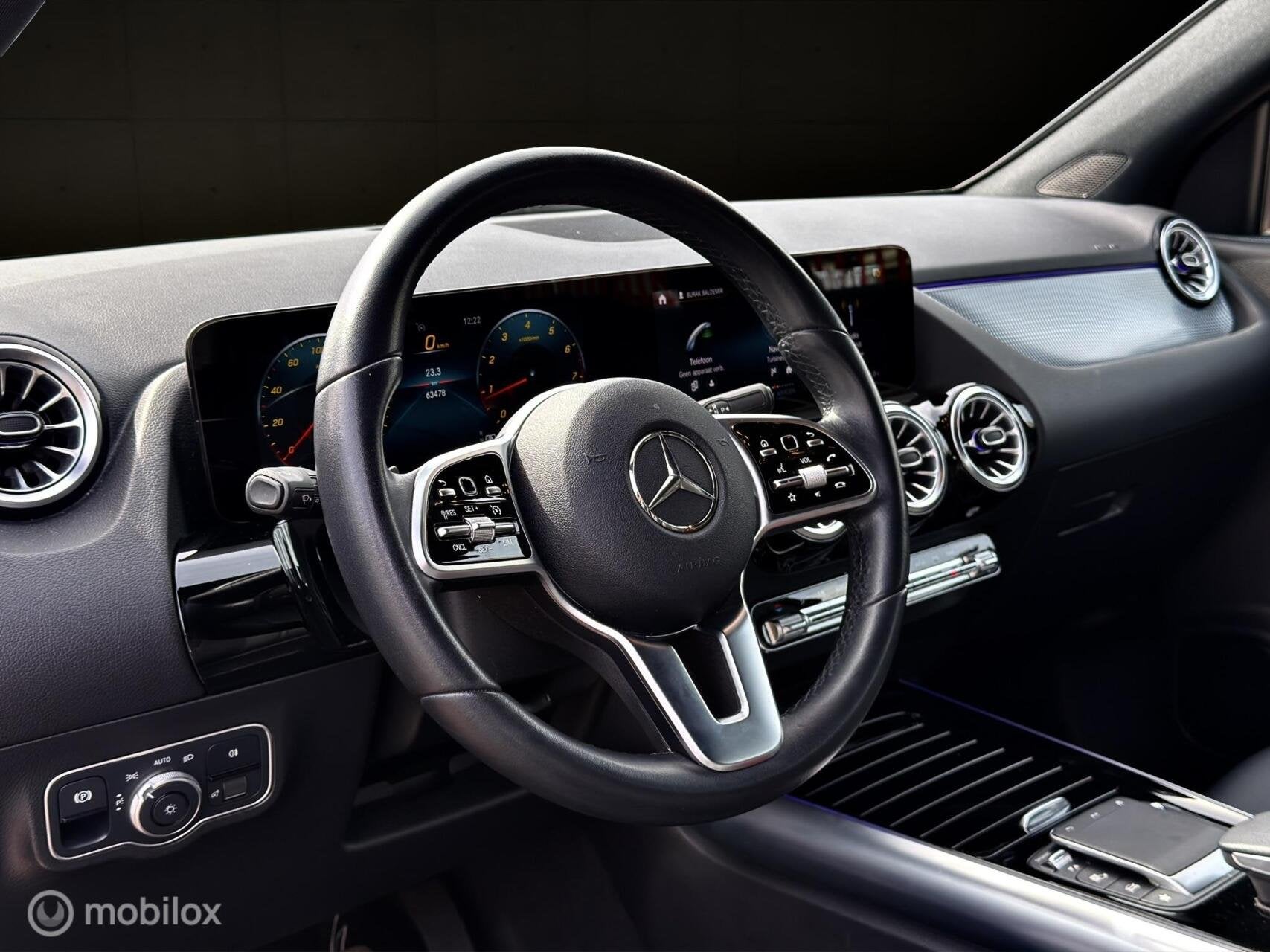 Mercedes GLA-klasse 180 Luxury Line |Sfeer |Leder |Camera, Gebruikt, 4 cilinders, Zwart, Leder