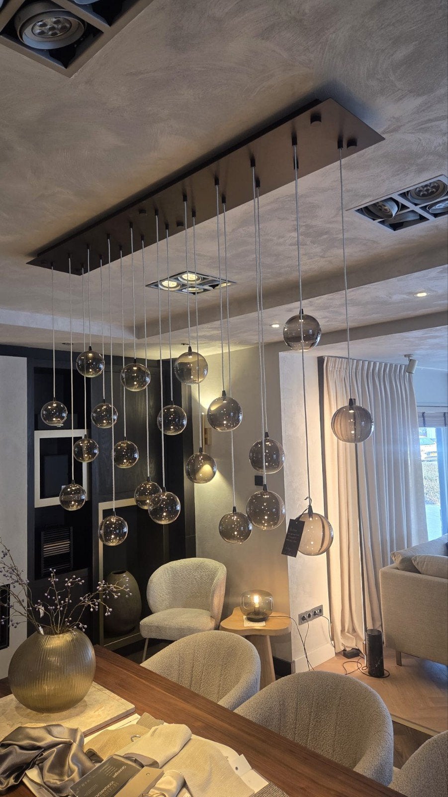 Ilfari Ballroom Hanglamp - 16 Bollen Gerookt Glas - Nieuw, Ophalen, Nieuw, Glas, 75 cm of meer